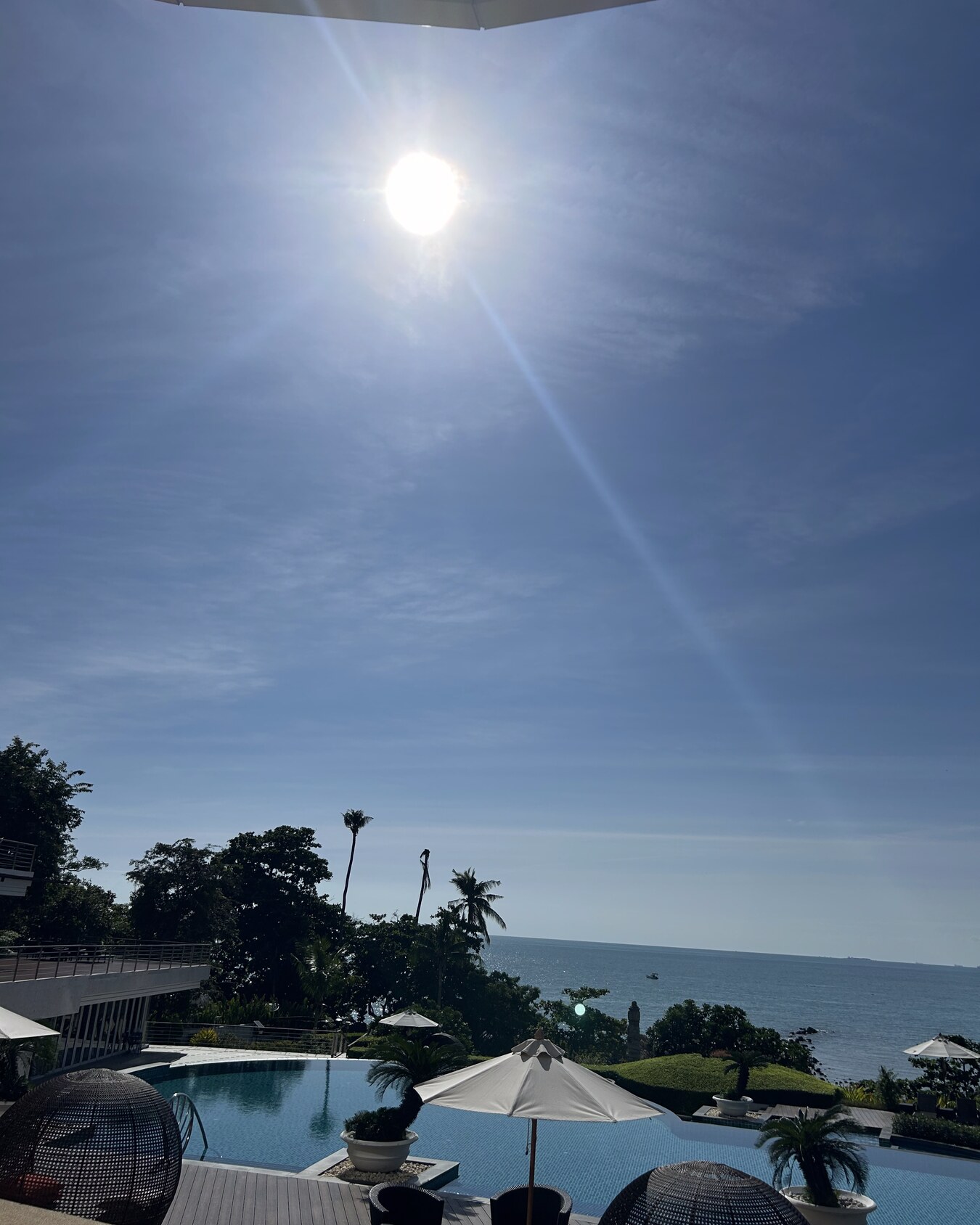 Sea-view pool location for lifestyle UGC content